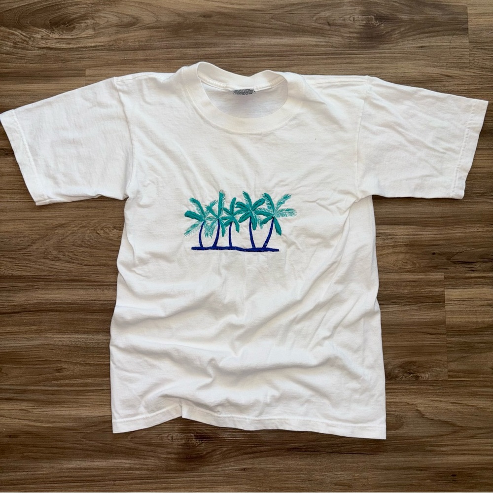 Royal Avalon Vintage 90s Palm Tree Embroidered T-Shirt